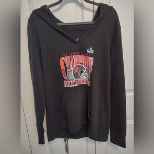 Tampa Bay super bowl Champion V Neck Pullover Hoody Sweatshirt Woman’s XL Black